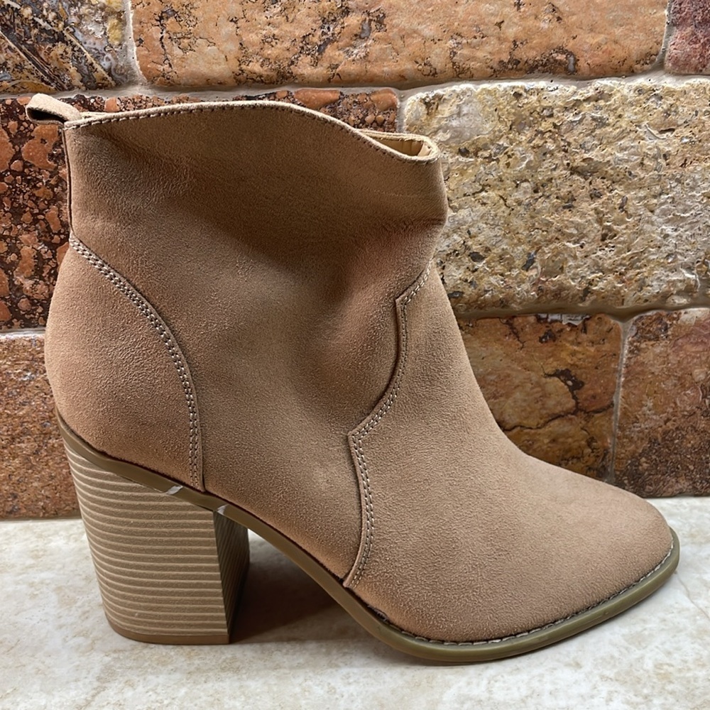 Express Boots Taupe Size 9 Faux Suede Ankle Women’s Block Heel Western Booties - Picture 5 of 16